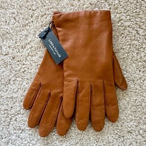 • brown leather gloves •